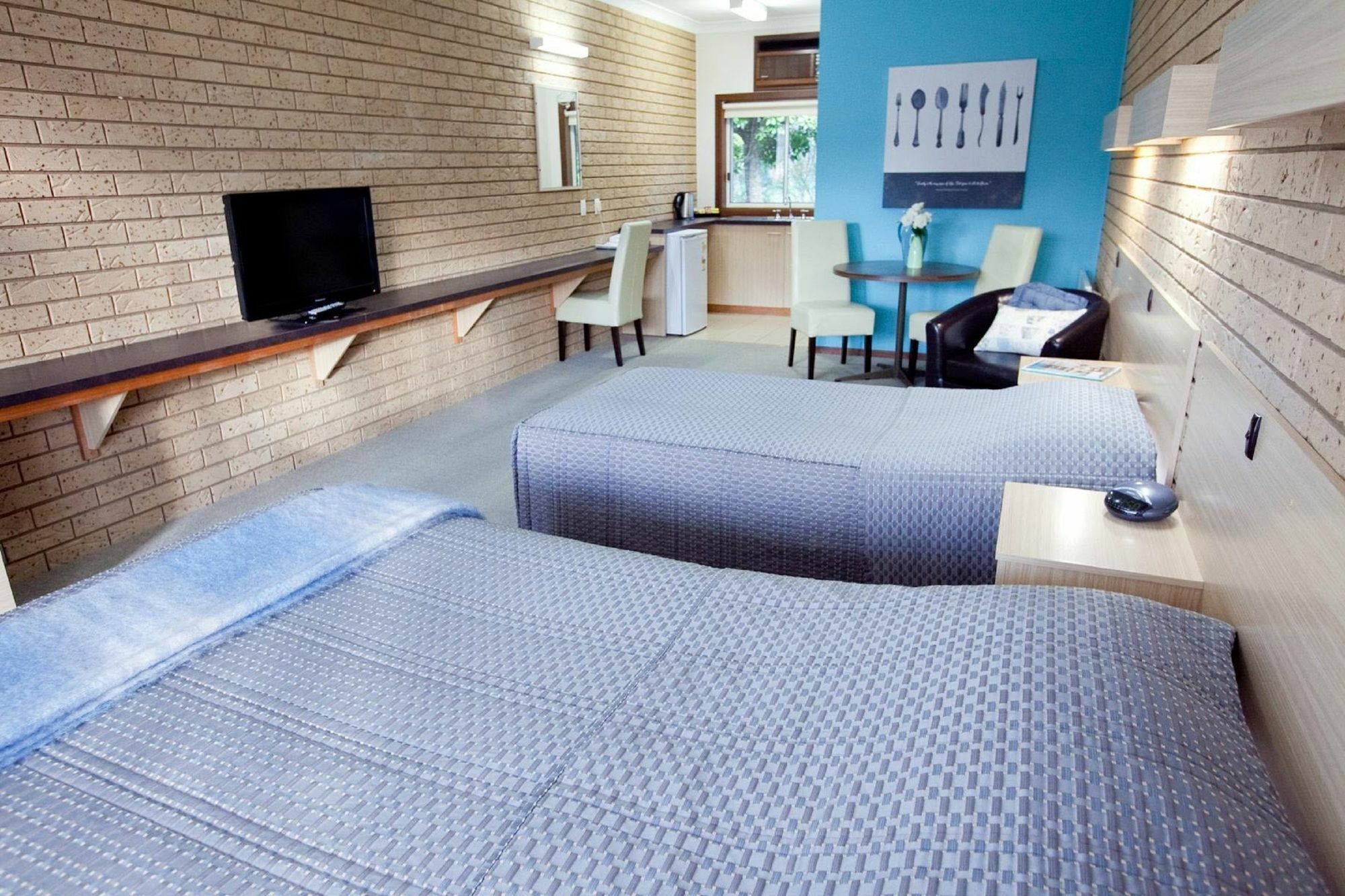 Ovens Valley Motor Inn Bright Buitenkant foto